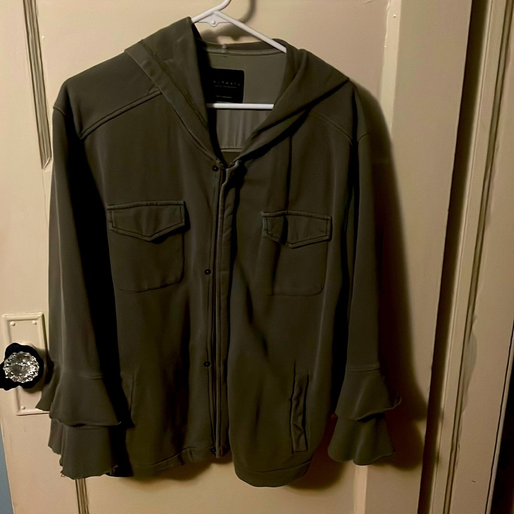 Olive zip front, hooded jacket L with pockets and tiered bell sleeves
